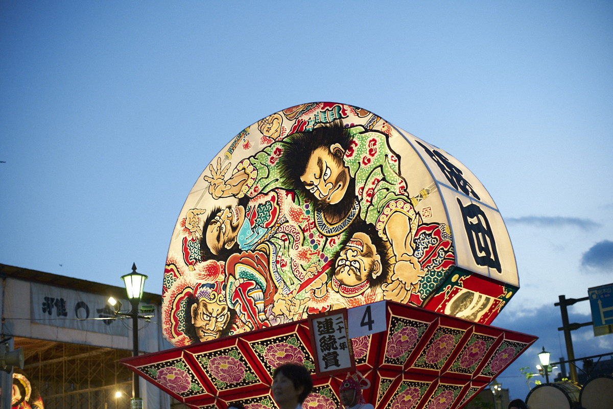 * Features of the Hirosaki Neputa