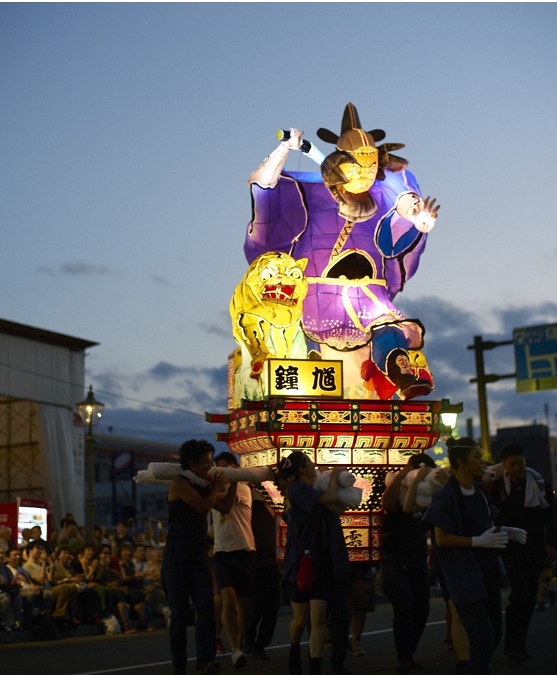 * Features of the Hirosaki Neputa